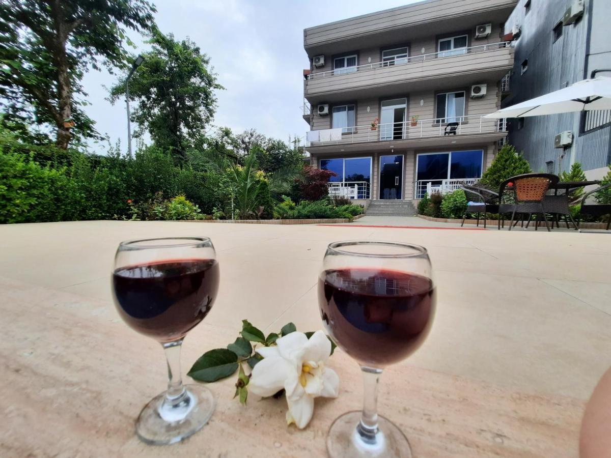 Nica Hotel Kobuleti Eksteriør billede